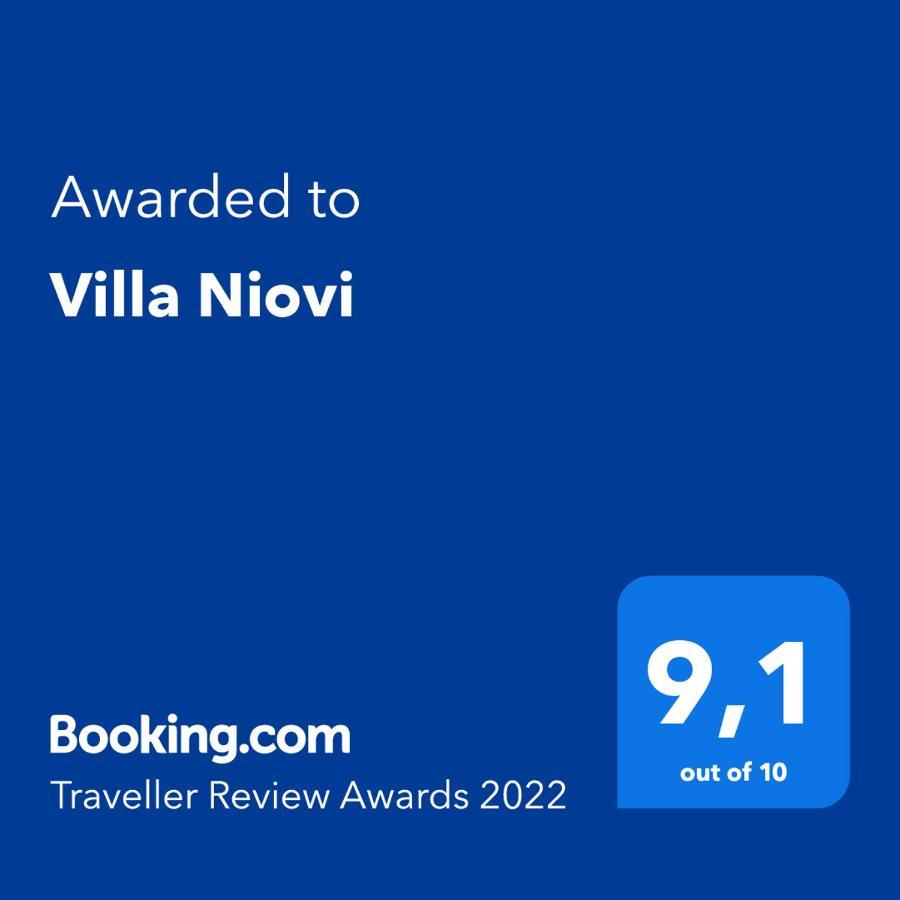 Villa Niovi Chalki Town ภายนอก รูปภาพ